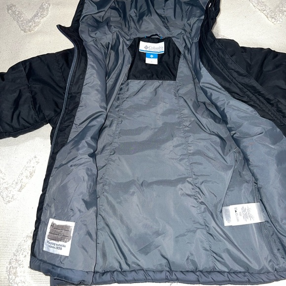 Columbia Boys Pine Pass Jacket Down Alternative Black and Gray Puffer Coat - Picture 6 of 9